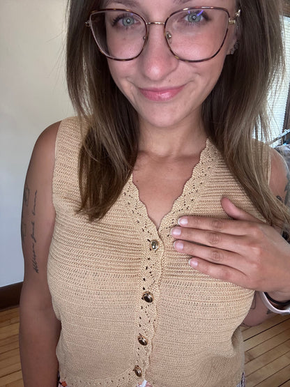 Hollow Trim Buttoned Vest - Khaki